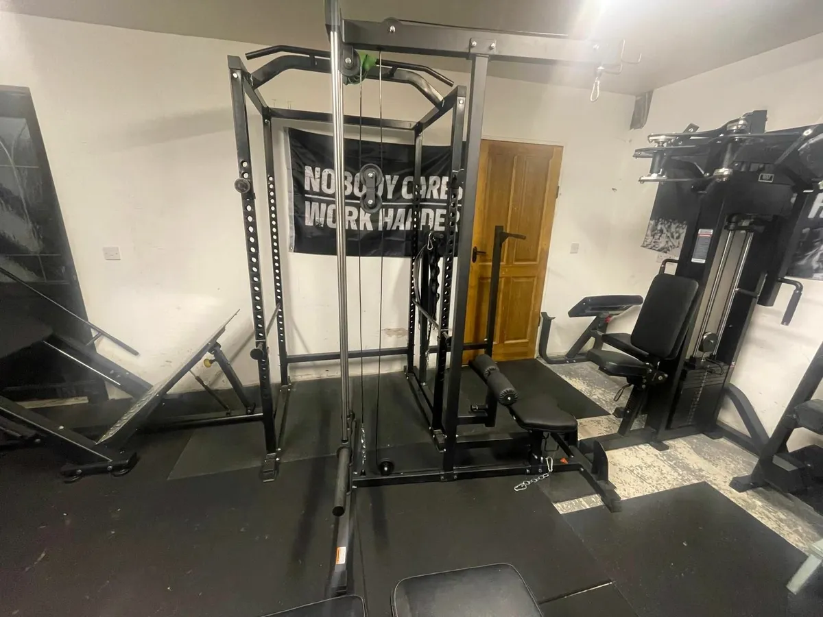 lat pulldown machine plate loaded - Image 4