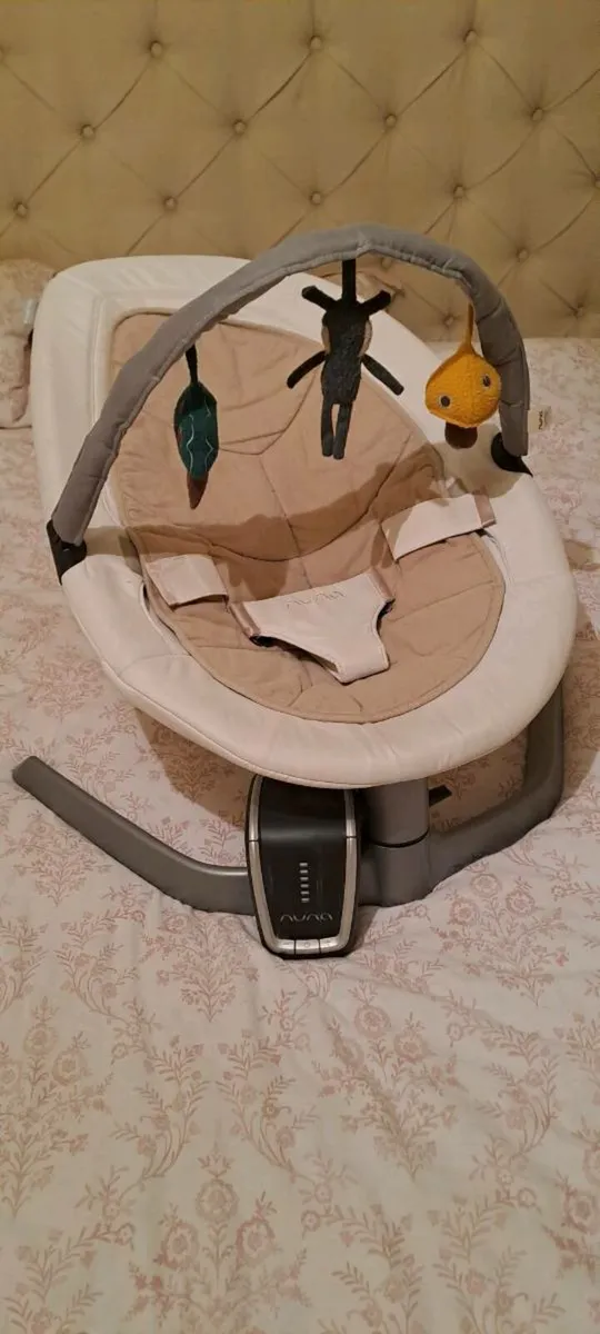 Nuna Leaf Bouncer with Nuna Wind - Image 1