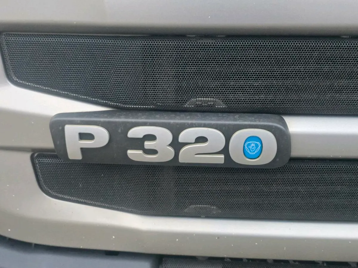 SCANIA TRUCK P32O CURTAINSIDER - Image 4