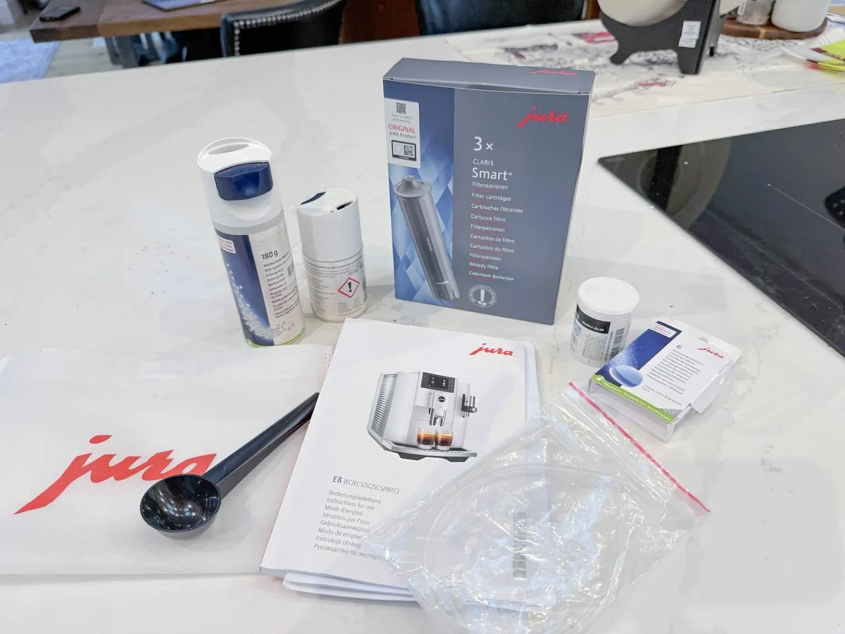 JURA E8 Superautomatic Espresso Machine - Image 3