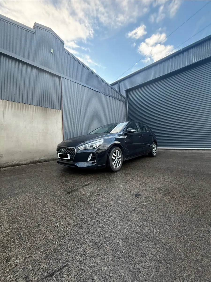 2017 Hyundai i30 for Breaking - Image 2