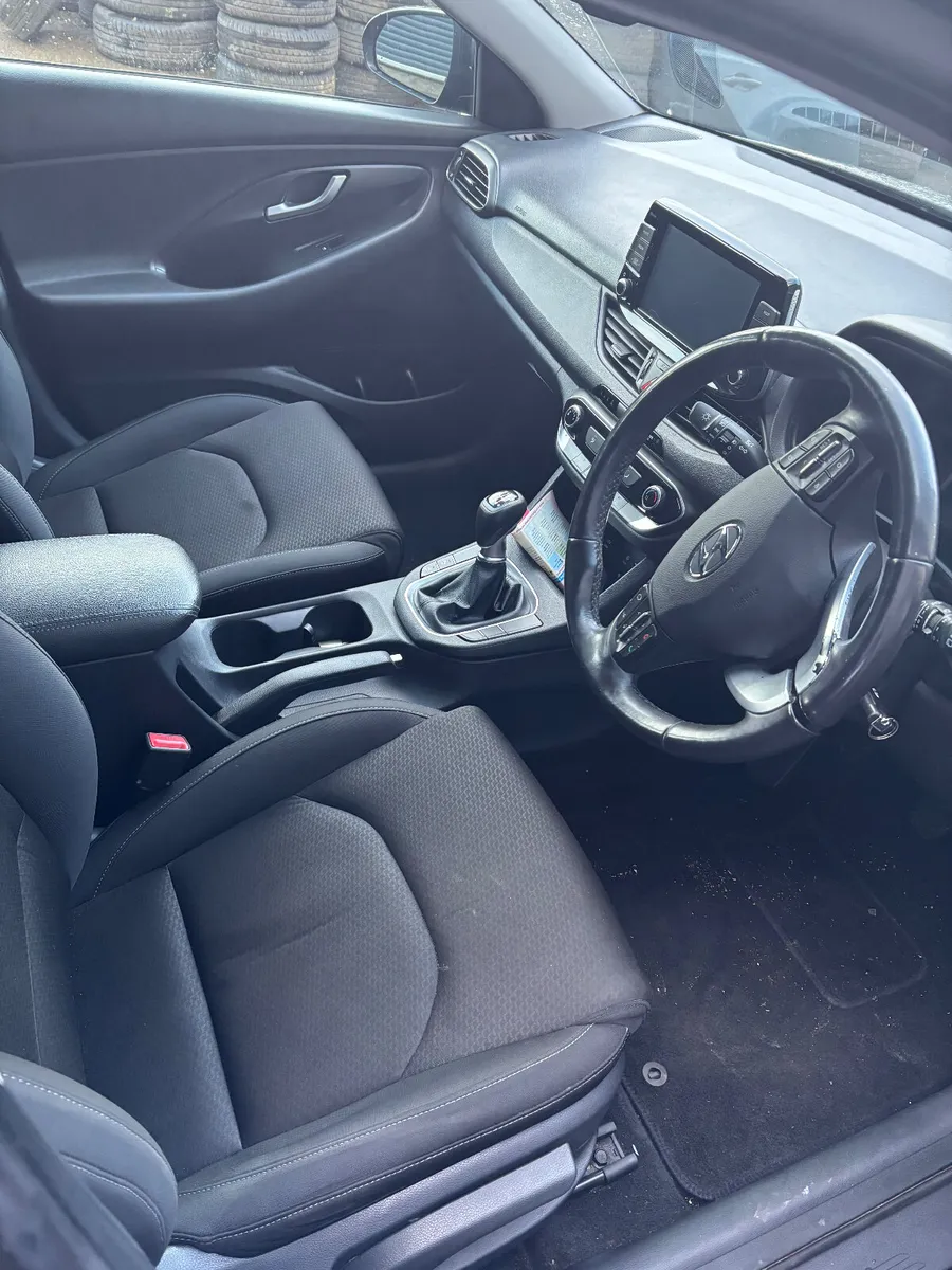 Hyundai i30 Seats - Image 1