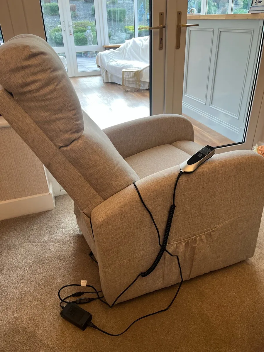 Recliner chair - Image 2