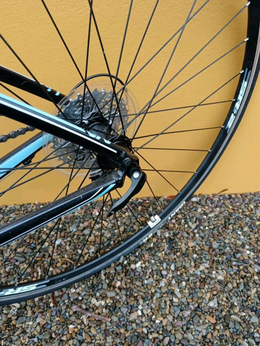 Giant Liv Ladies specific bike - Image 3