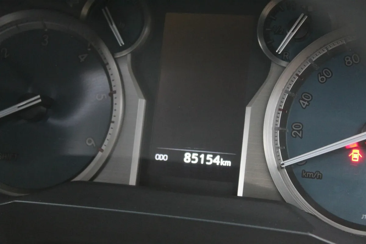 Toyota Land Cruiser 2019 SWB - Image 3