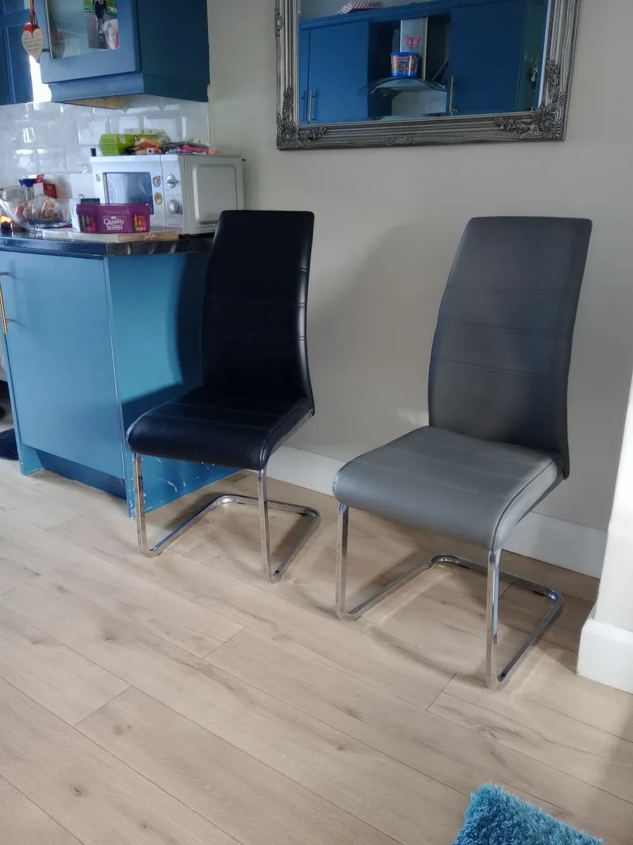 Kitchen chairs - Image 2