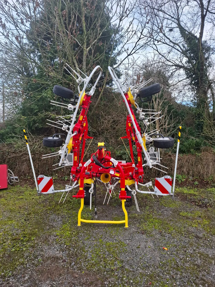 Pottinger 6 Rotor Tedder - Image 1