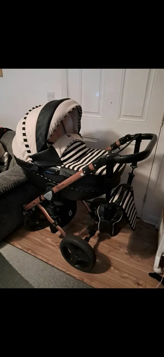 3 in 1 travel system - Image 1