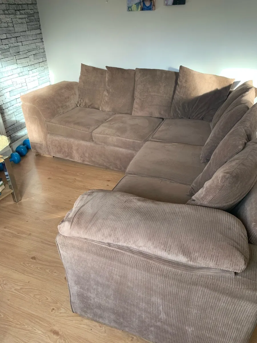 Corner couch - Image 2