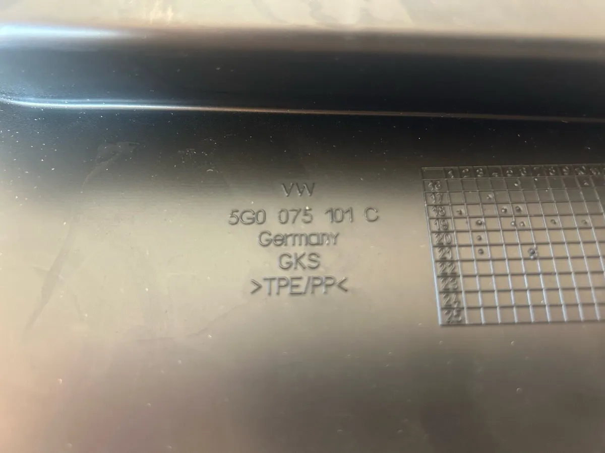 Pair of rear mudflaps VW Golf 2017 onwards Mk7 - Image 3