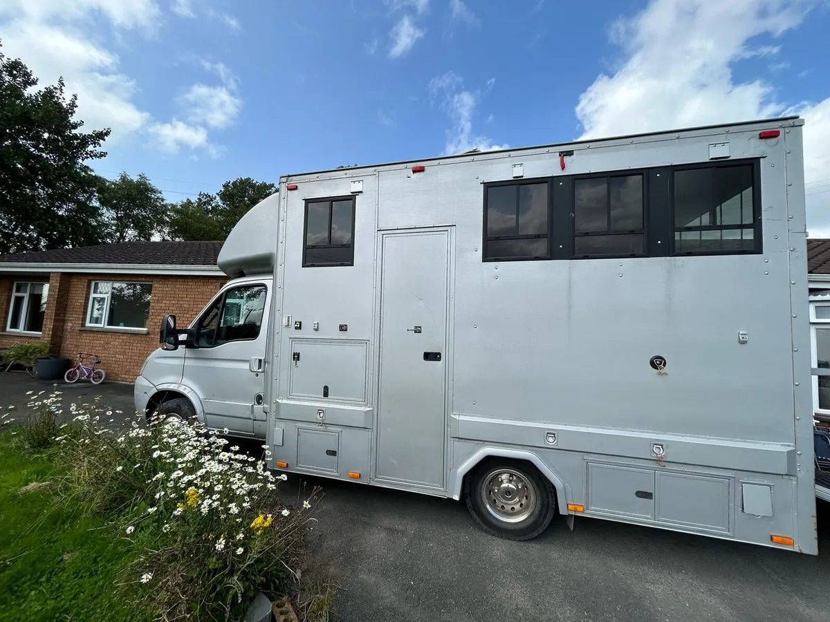 2007 6.5T Iveco Daily Horselorry - Image 1