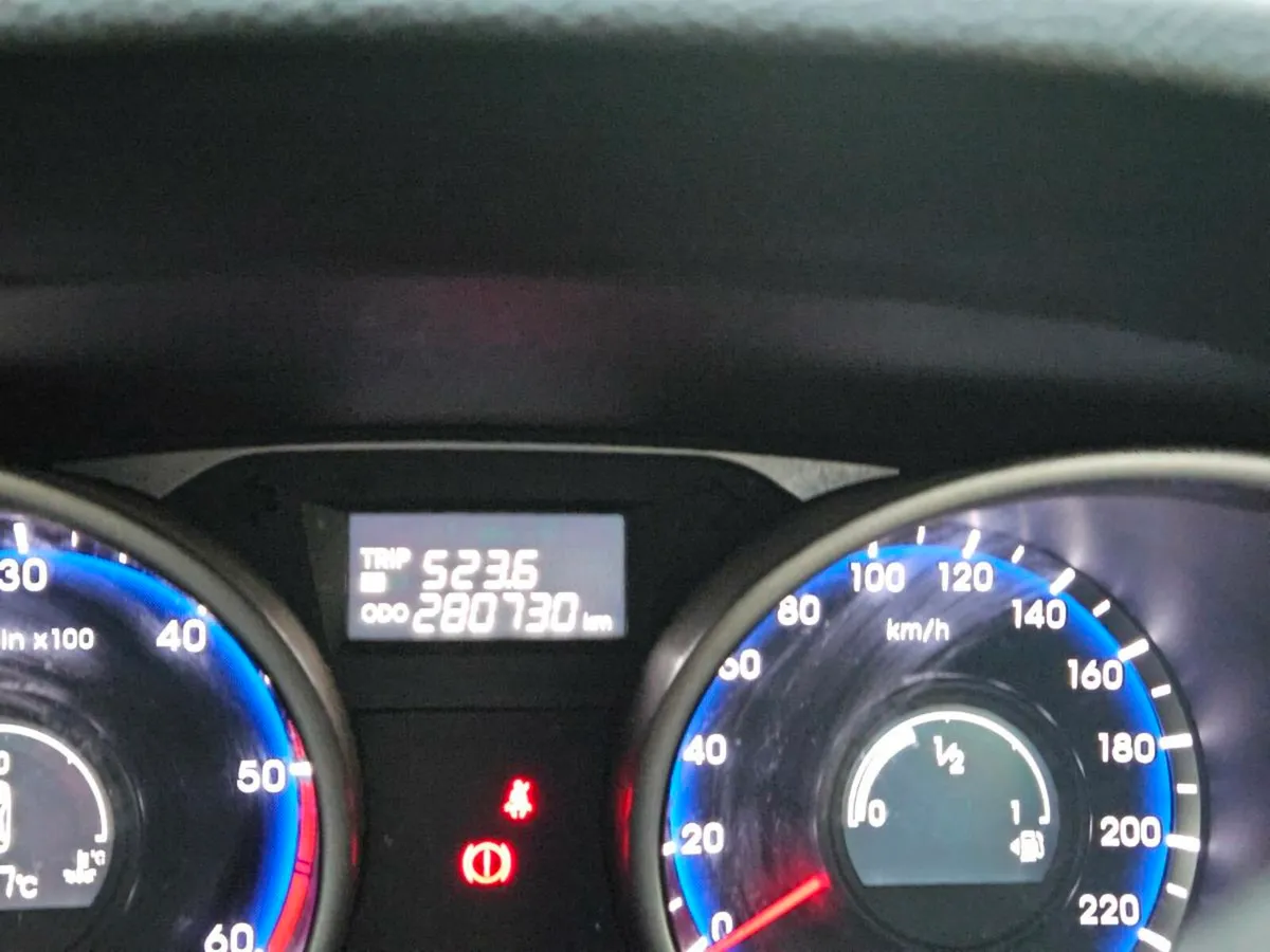 Hyundai ix35 1.7 Comfort Commercial - Image 4