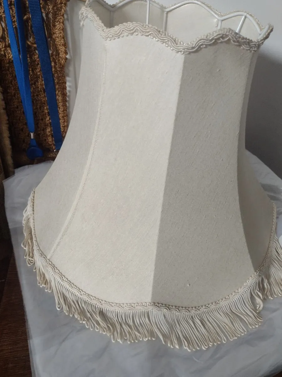 Vintage lamp shade with fringe - Image 1