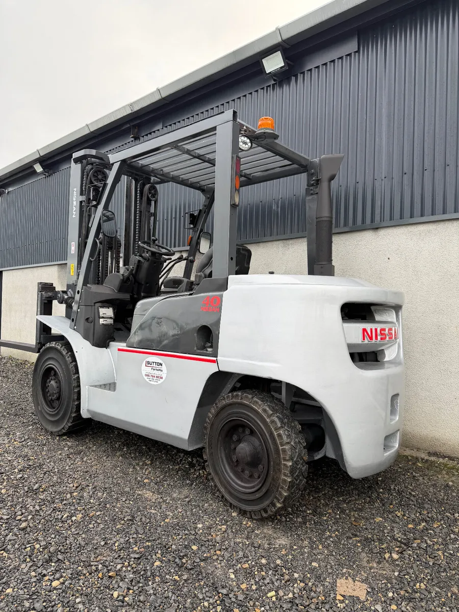 Nissan 4 Ton Forklift - Image 2