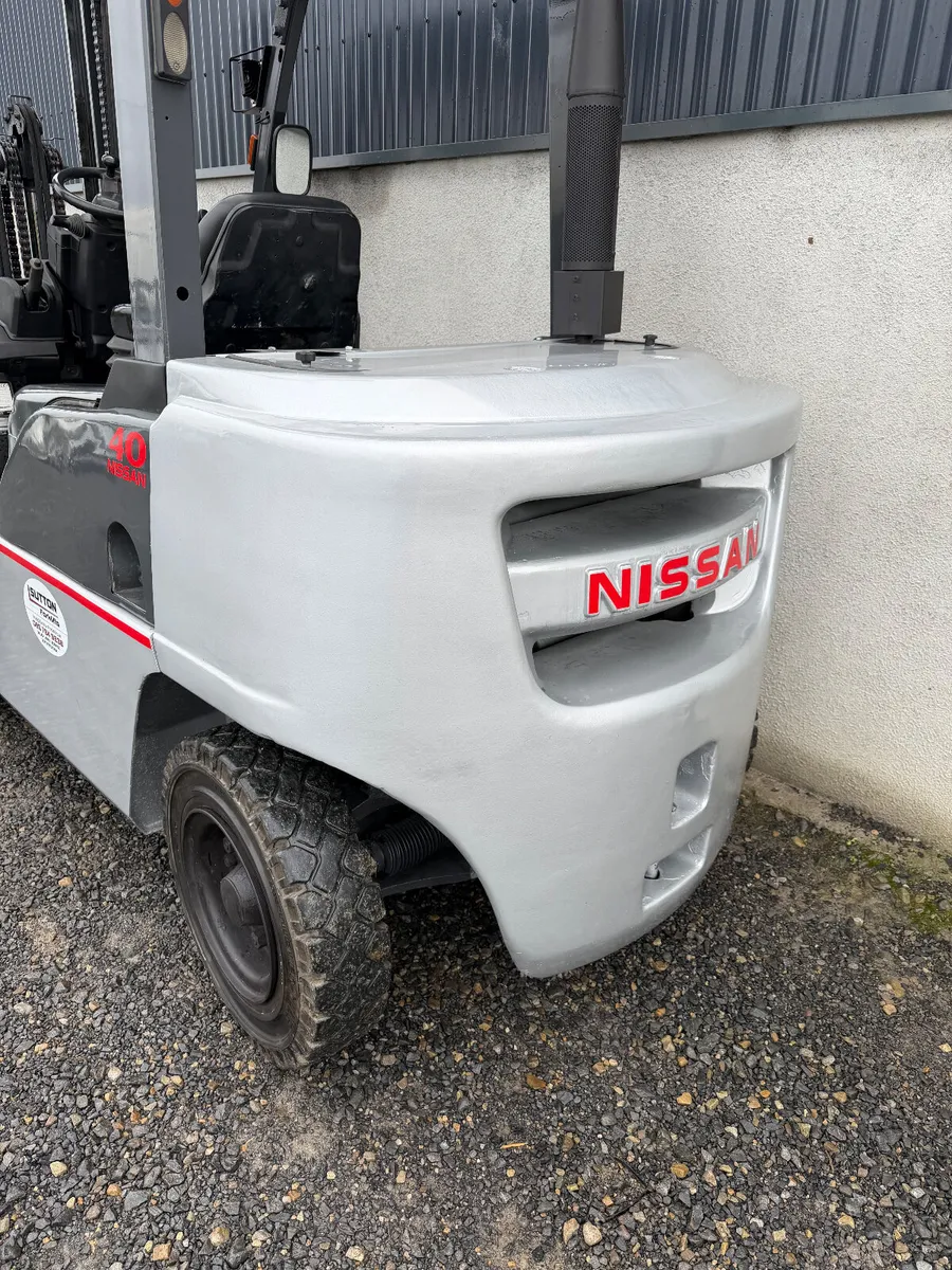 Nissan 4 Ton Forklift - Image 3