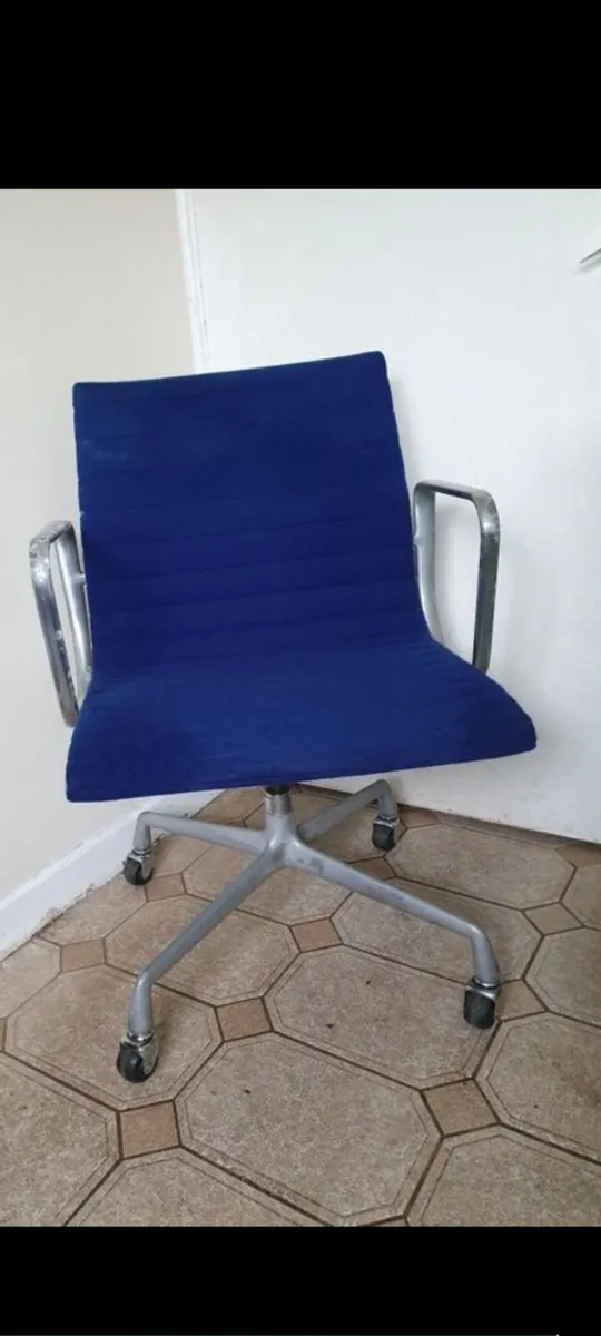 herman miller group management chairs ibm 70s - Image 1