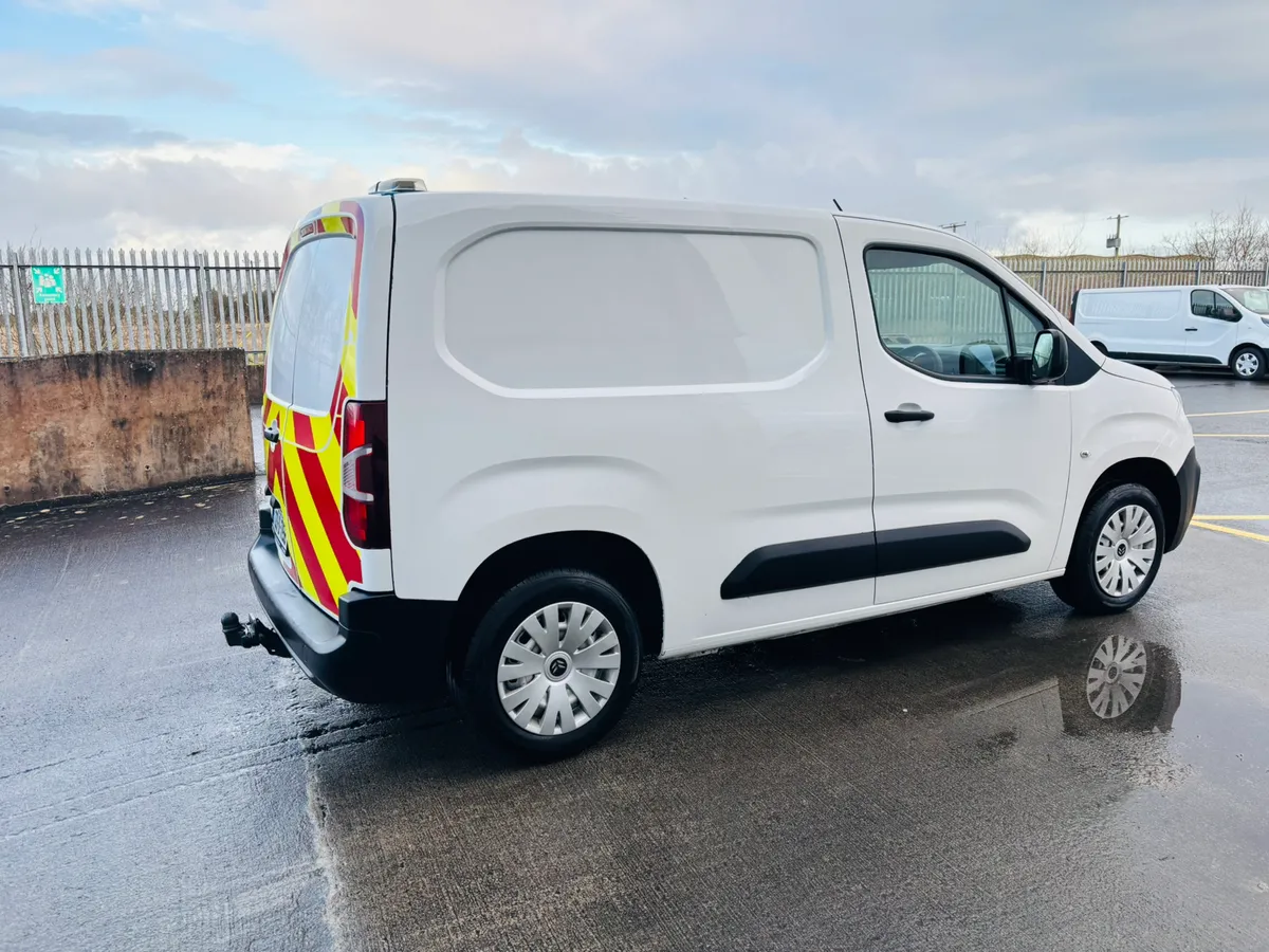 221 Citroen Berlingo 1.5 100bhp €10,950 + VAT - Image 4