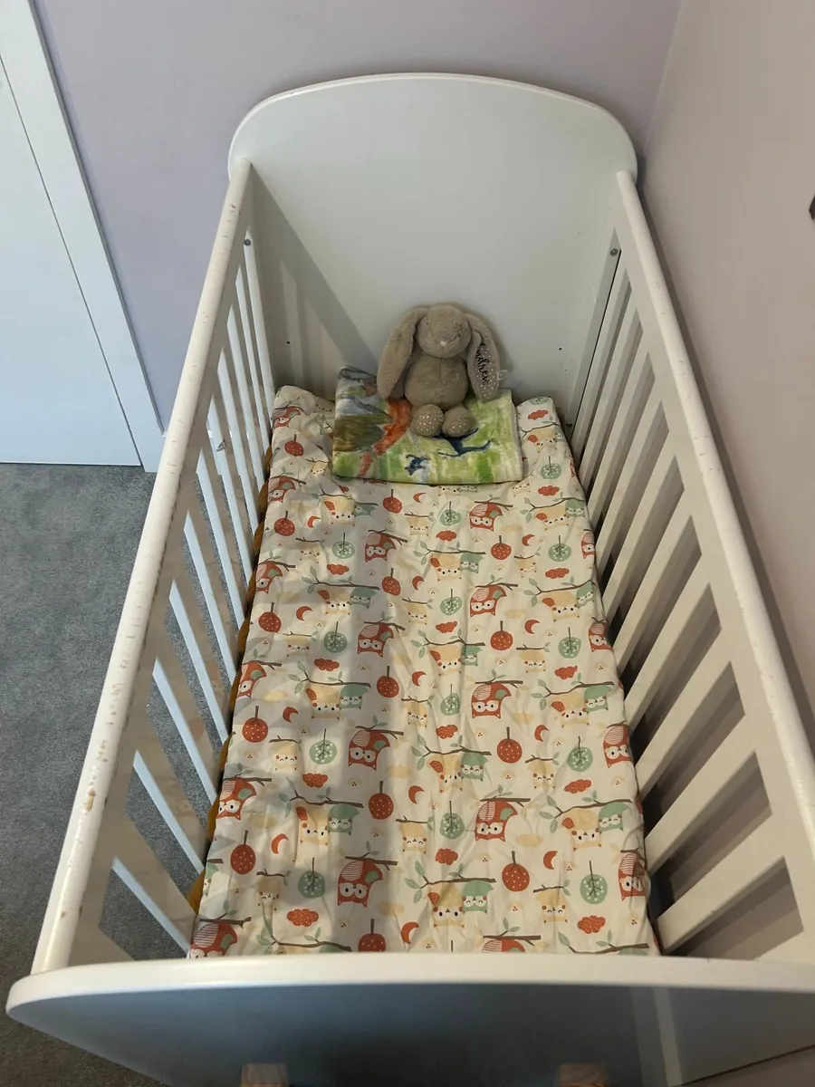White Scandi-Style Baby Cot – Mattress Included - Image 3