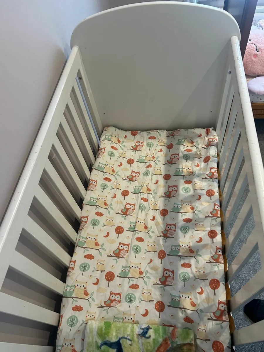 White Scandi-Style Baby Cot – Mattress Included - Image 4