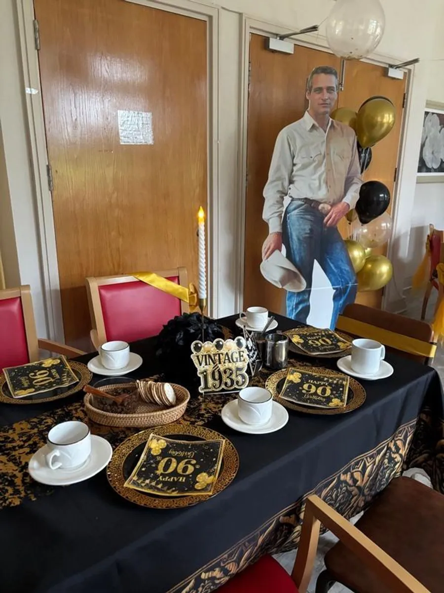 Party Decorations - Image 3