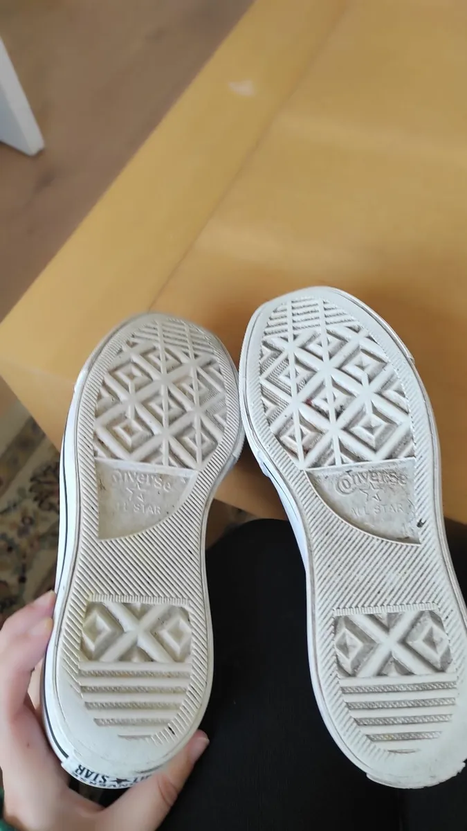 White Converse 4 ½ PLEASE CONTACT +34635975274 - Image 4
