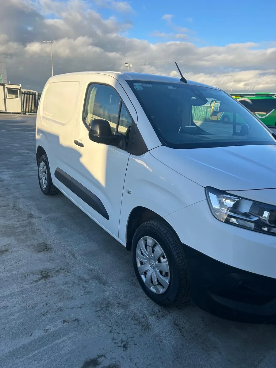 Toyota Proace City - Image 2