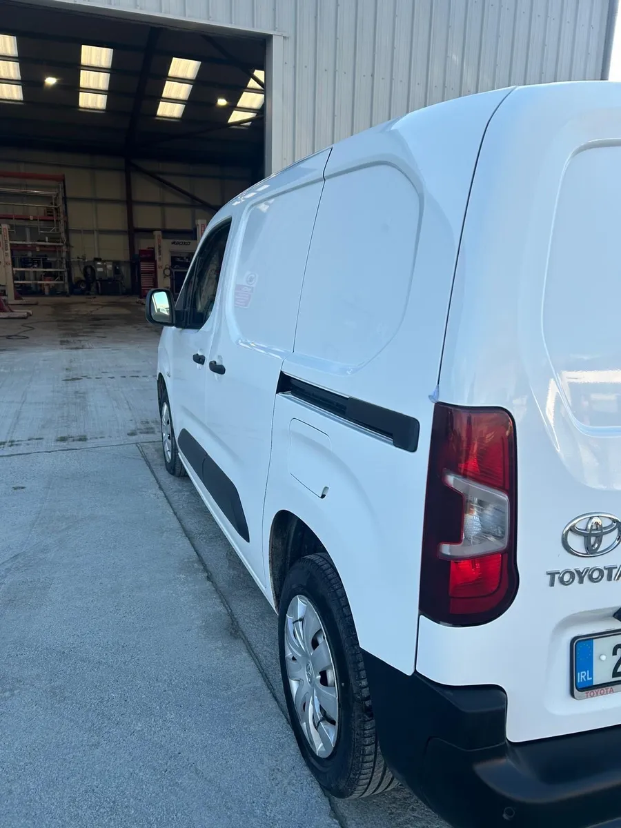 Toyota Proace City - Image 4