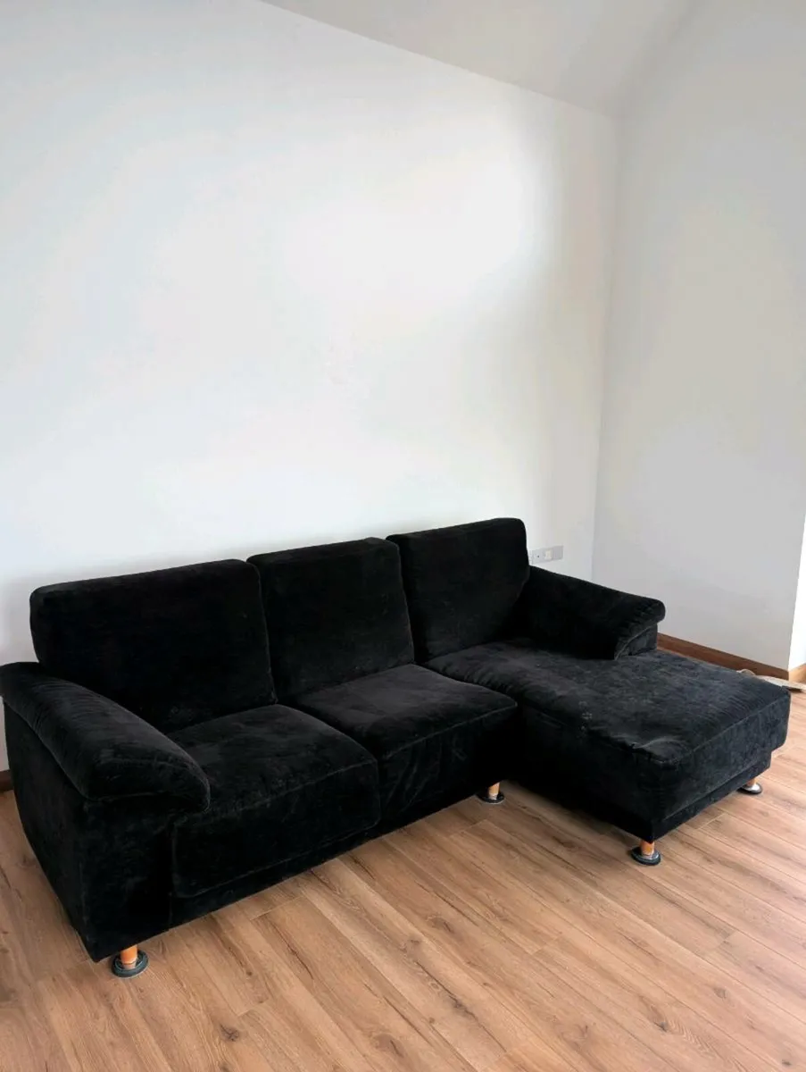Couch - Image 2