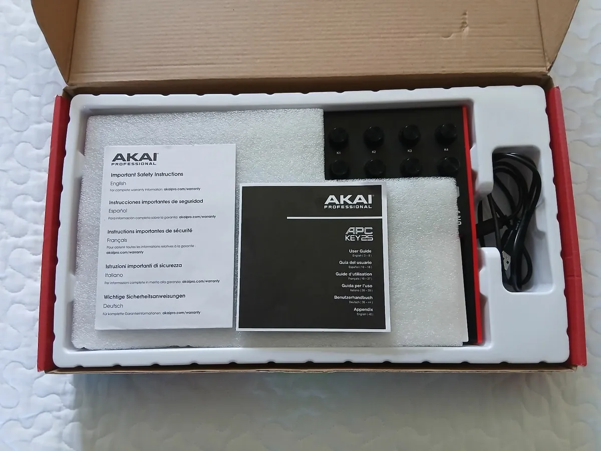 AkaI Professional APC Key25 Keyboard QUICK SALE - Image 3