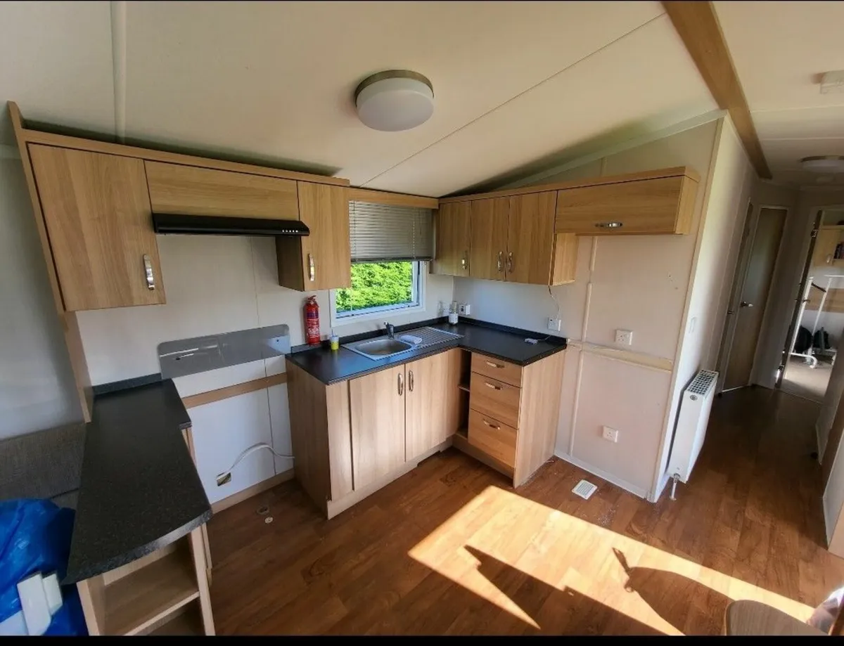 Swift Loire 3 bed - Image 2