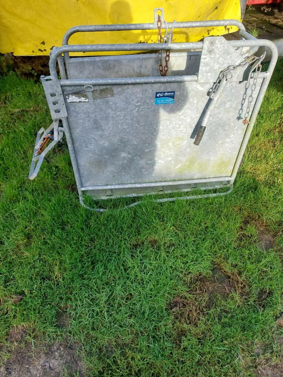 For sale Dehorning crate - Image 2