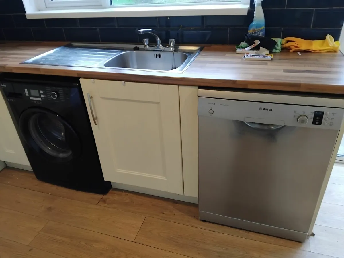 Kitchen Appliances - Dishwasher / Oven / Hob - Image 3