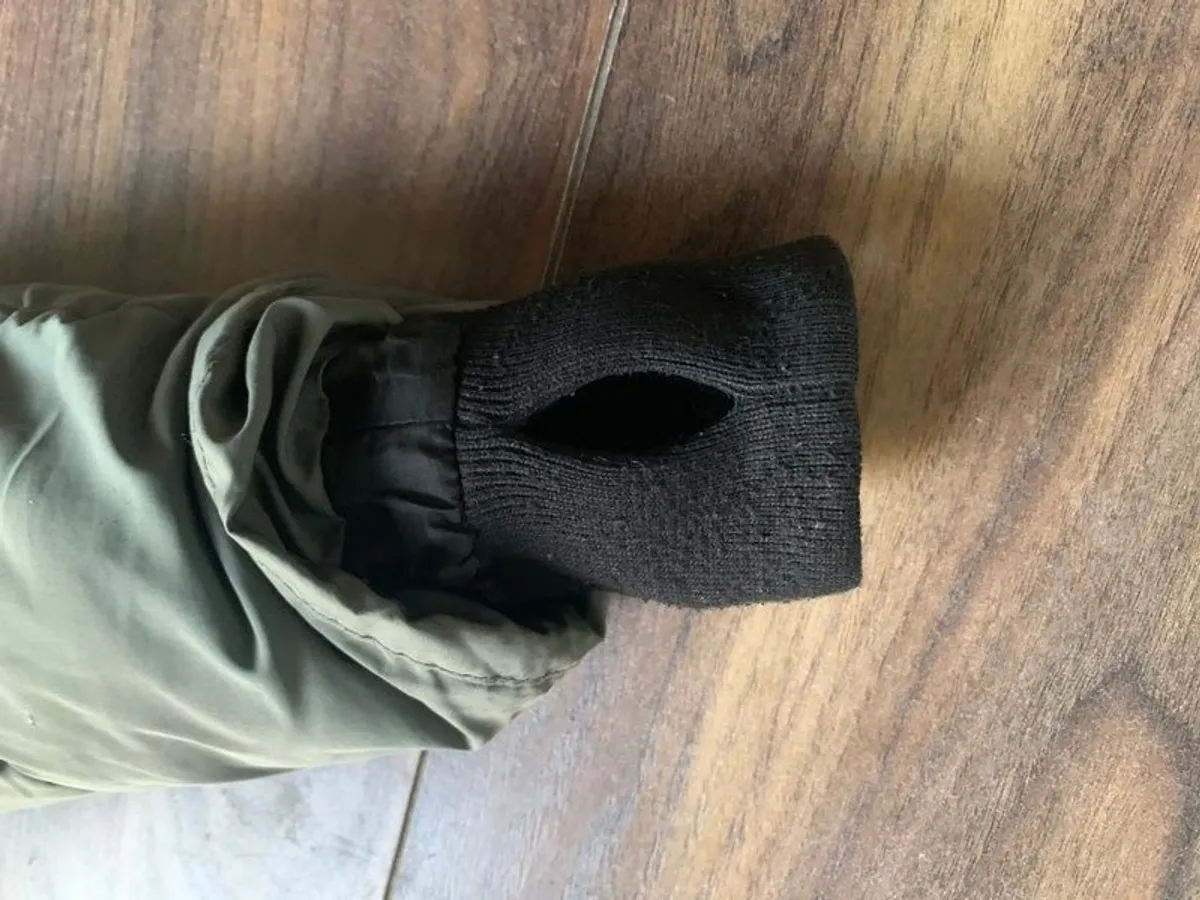 Girls Winter Coat: 10-12yrs - Image 3