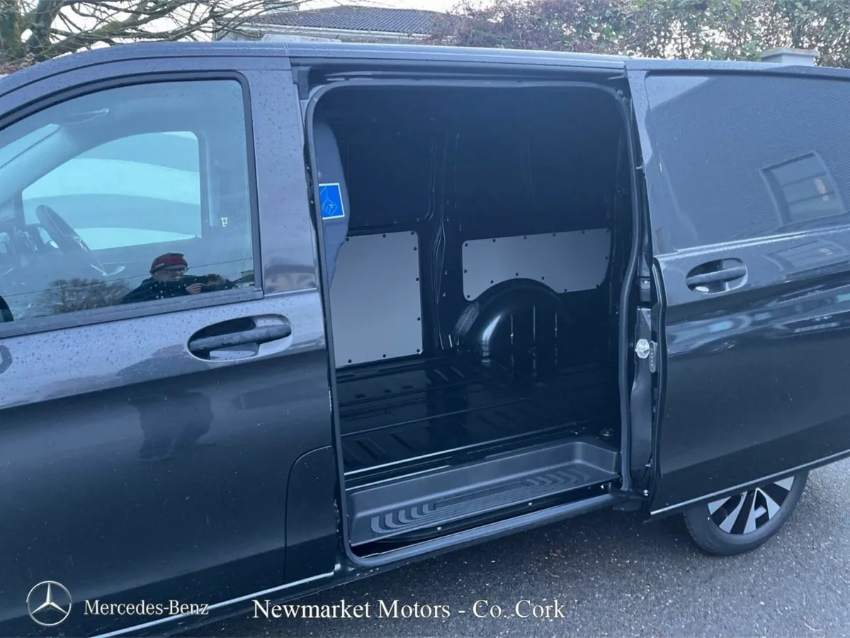 Mercedes-Benz Vito 119CDI LONG WHEEL BASE SELECT A - Image 2