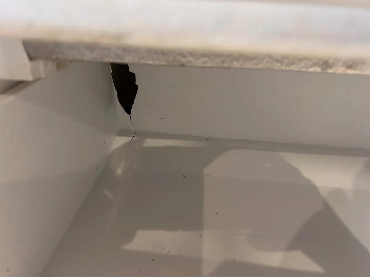 Free to take away, under Counter Freezer & Fridge - Image 4