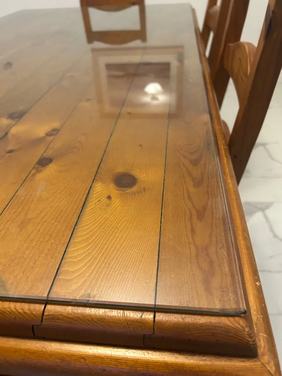 Table and 6 chairs - Image 2