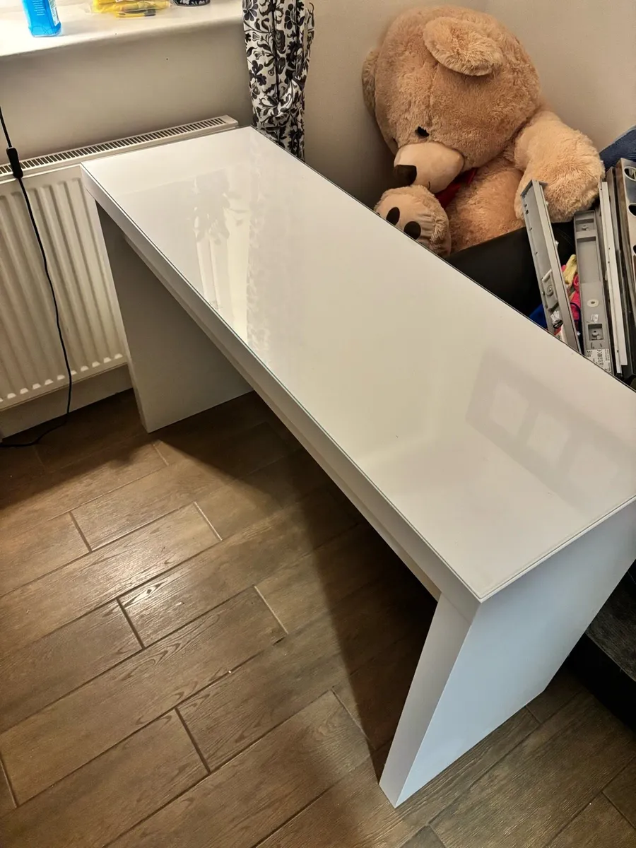 Vanity Desk with mirror & light fixtures - Image 1