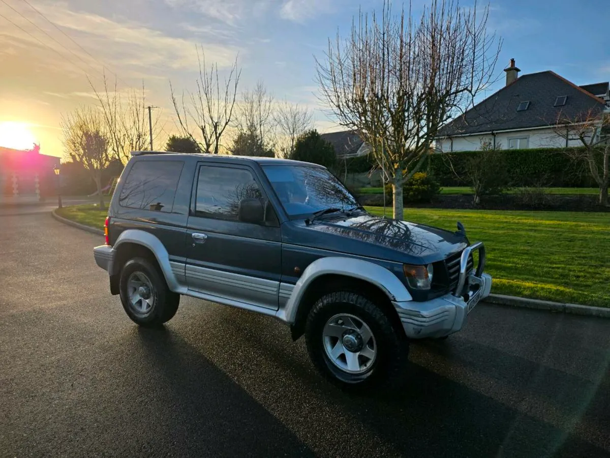 MITSUBISHI PAJERO 2.5 TURBO DIESEL MANUAL - Image 3