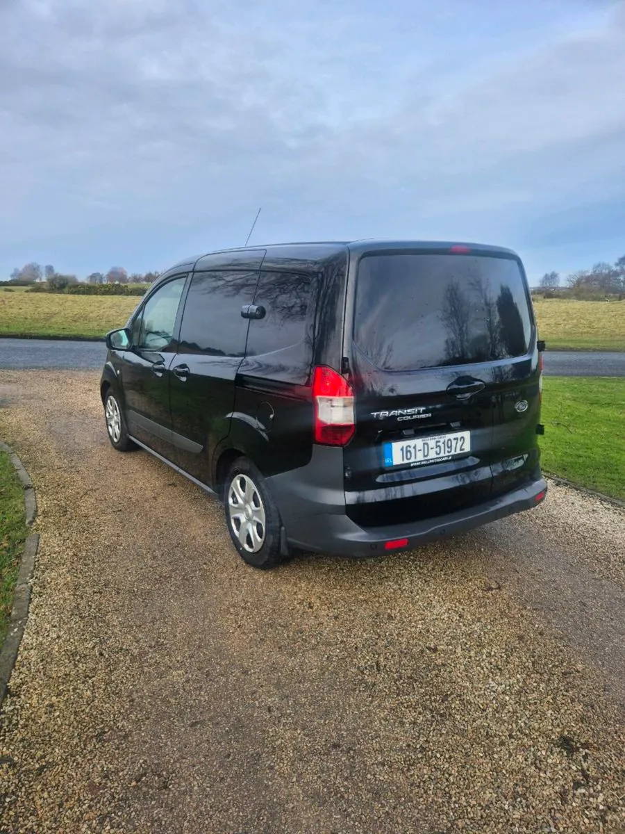 Ford Transit Courier New Doe - Image 4
