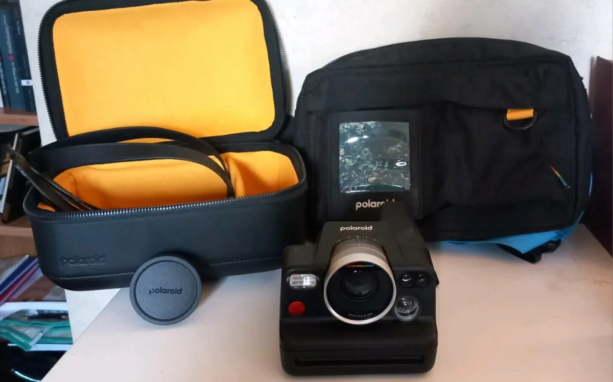 Polaroid I2 Bundle - Image 1