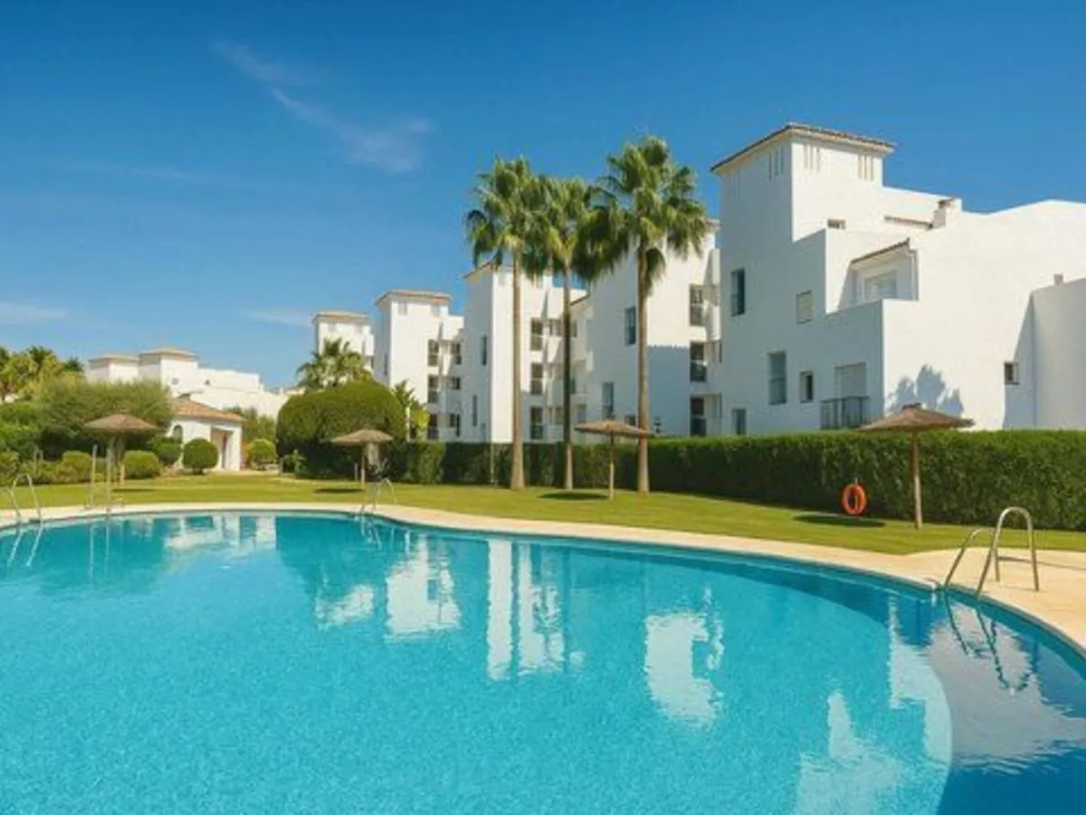 Sun-Drenched Garden Apartment, Castillo Duquesa - Image 1