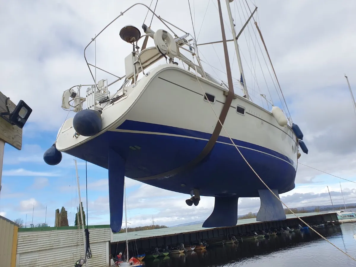 Sailing Yacht 2005 Hunter Legend 38 - Image 3
