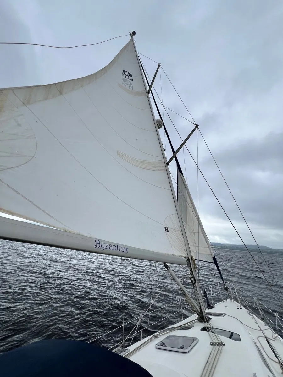 Sailing Yacht 2005 Hunter Legend 38 - Image 4