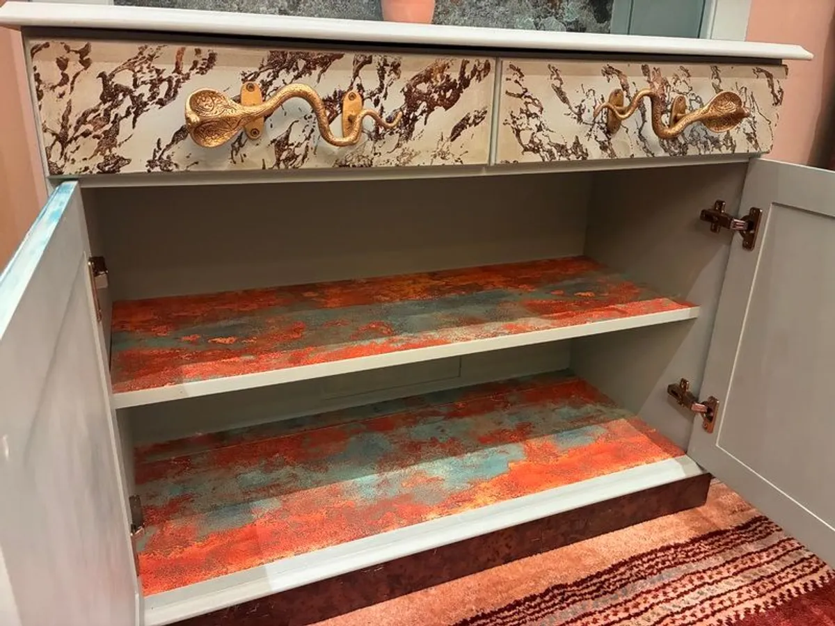 Tall Display Unit with lighting - Image 4