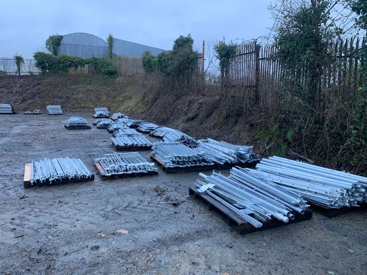 Estate fencing - Image 3