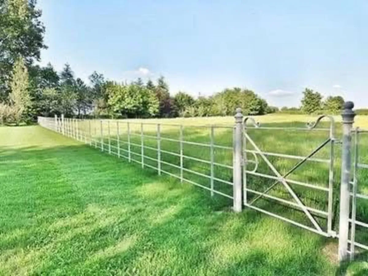Estate fencing - Image 1