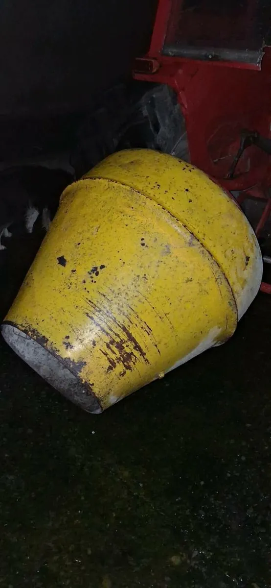 Tanco 968 front loader, Bales of silage, Pto mixer - Image 2