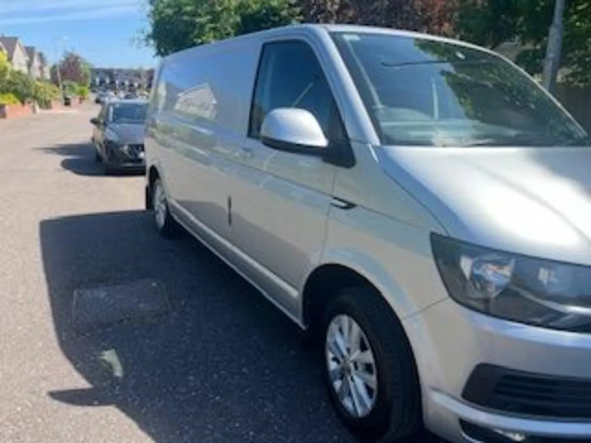 Volkswagen Transporter 2017 Automatic 1 owner - Image 2