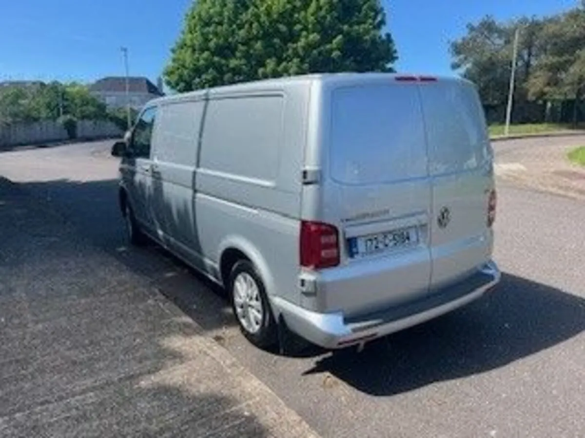 Volkswagen Transporter 2017 Automatic 1 owner - Image 4