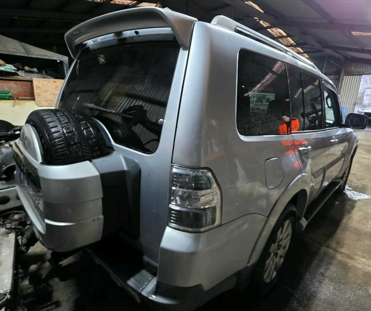 2007 Mitsubishi Pajero  3.2 Diesel - Image 4